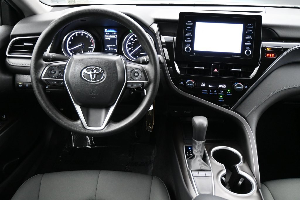 Used 2024 Toyota Camry LE FWD image 5