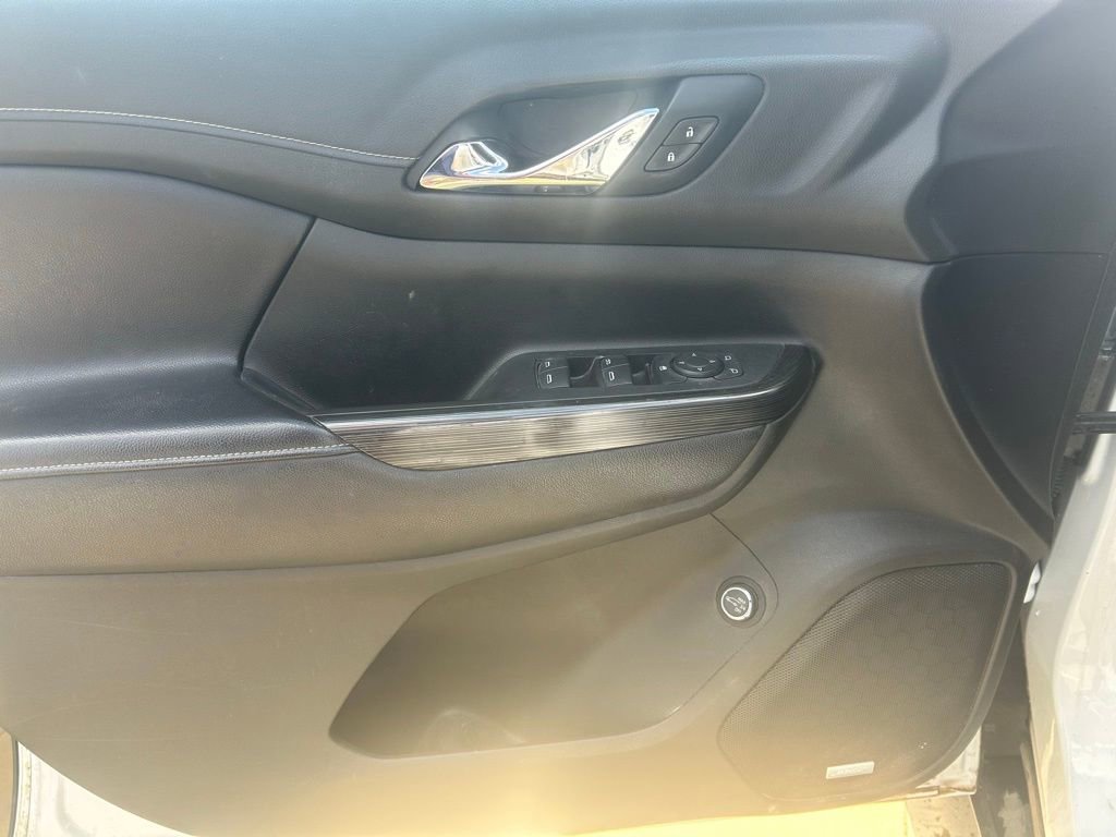 Used 2019 GMC Acadia SLT FWD image 3