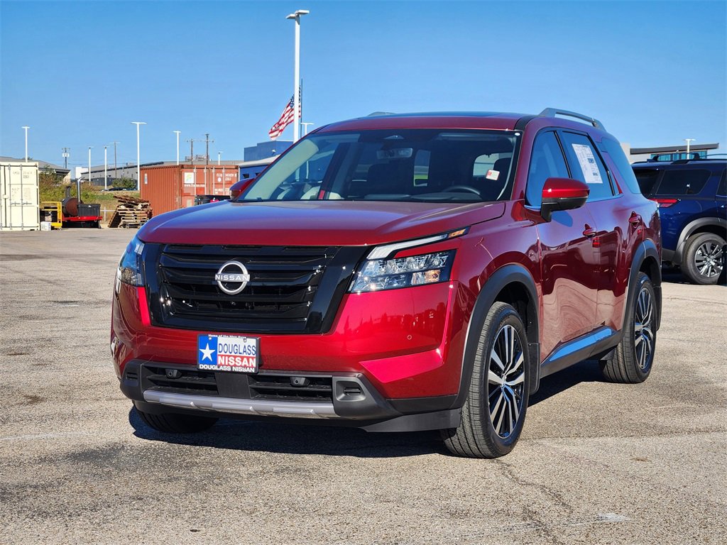 New 2025 Nissan Pathfinder Platinum w/ Black Appearance Package image 2
