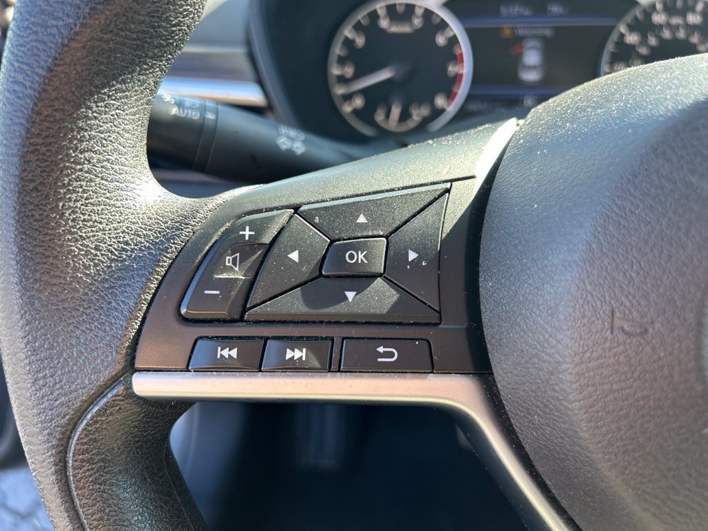 Used 2024 Nissan Altima 2.5 SV FWD image 20