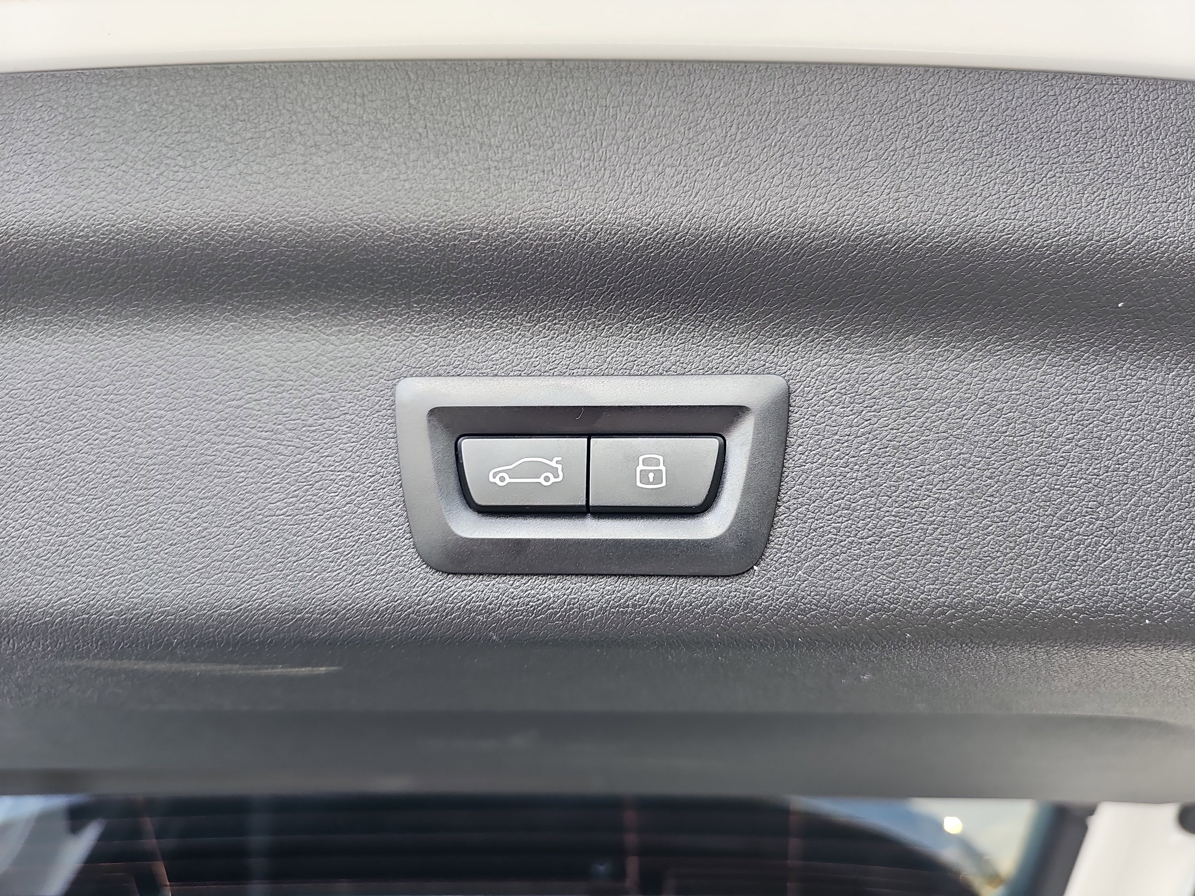 Certified 2025 BMW X1 xDrive28i w/ Technology Package image 15