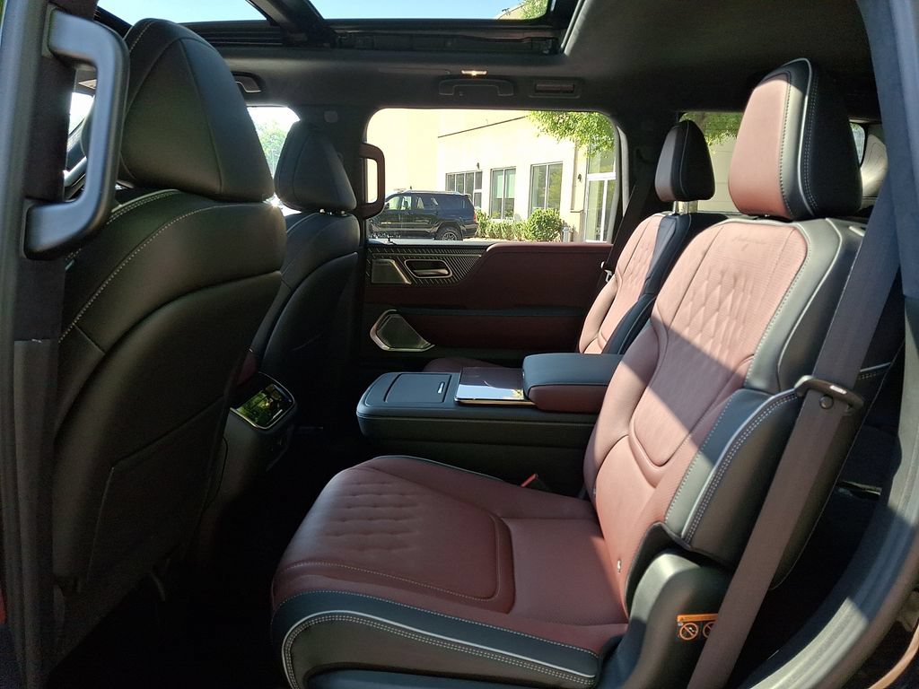 Used 2026 INFINITI QX80 Autograph w/ Premium Cargo Package AWD/4WD image 10