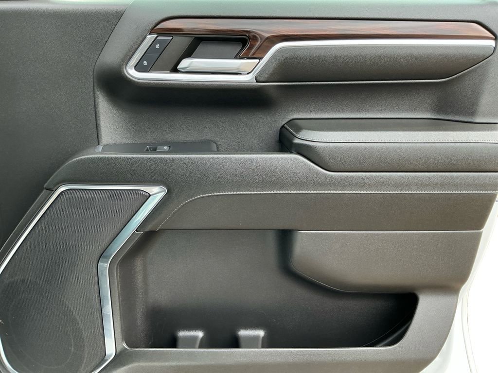 Used 2024 GMC Sierra 1500 SLT image 16