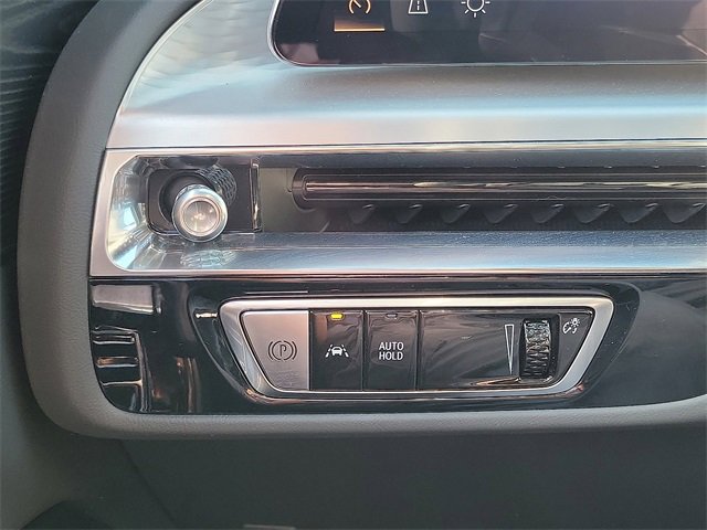 Used 2025 Cadillac Lyriq Luxury image 17