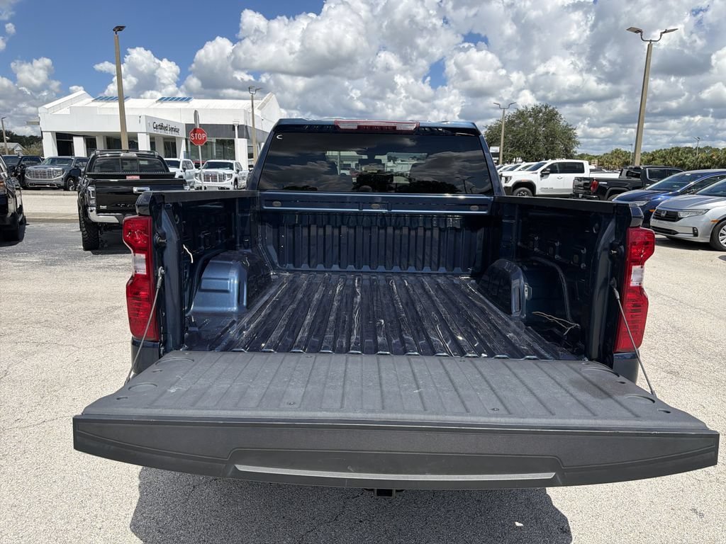 Used 2022 Chevrolet Silverado 1500 LT AWD/4WD image 11