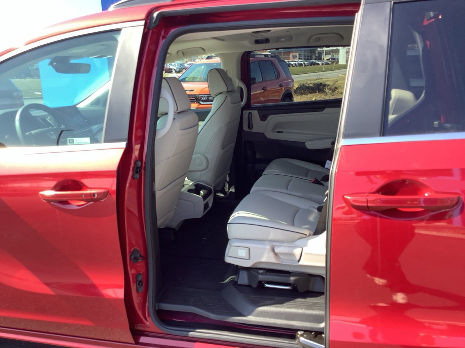 New 2026 Honda Odyssey Touring image 13