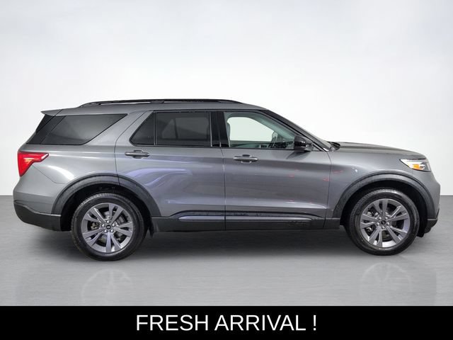 Certified 2023 Ford Explorer XLT w/ Equipment Group 202A AWD/4WD image 2