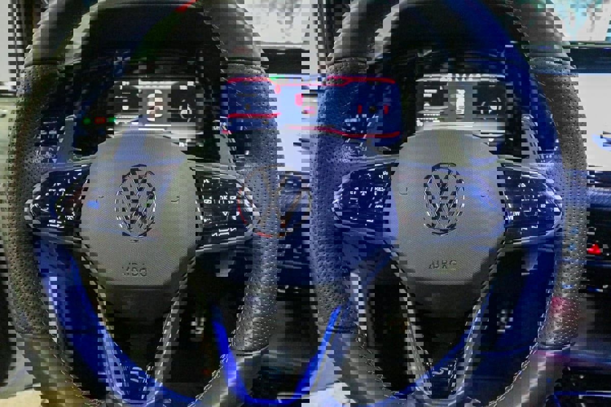 Used 2024 Volkswagen Golf R image 22