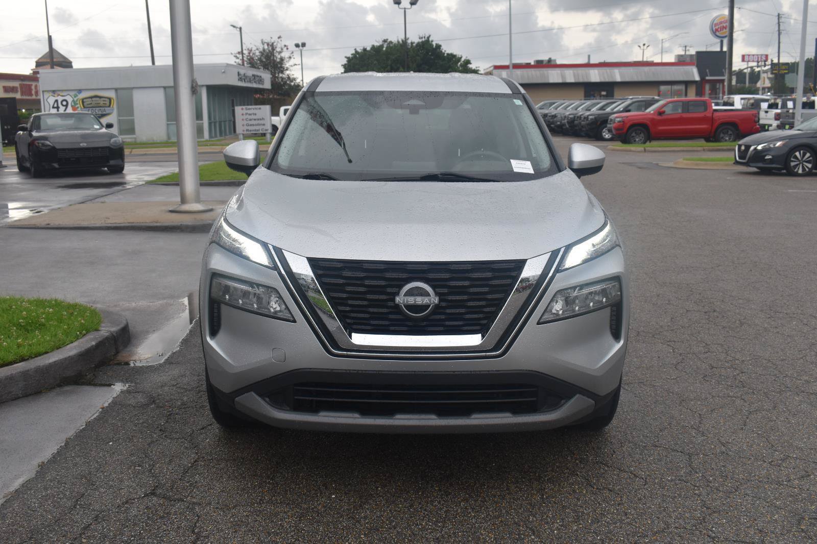Used 2023 Nissan Rogue SV FWD image 17