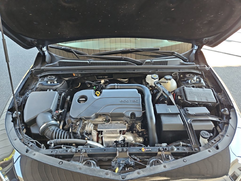 Used 2025 Chevrolet Malibu LT FWD image 32