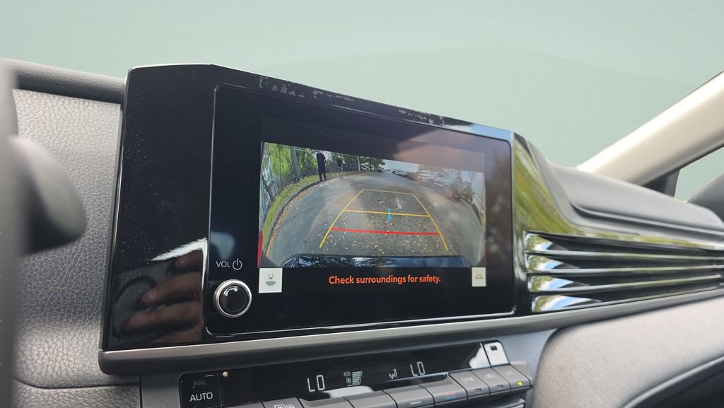 Used 2025 Toyota Camry LE w/ Convenience Package image 14