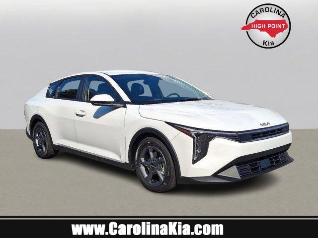 New 2025 Kia K4 LXS