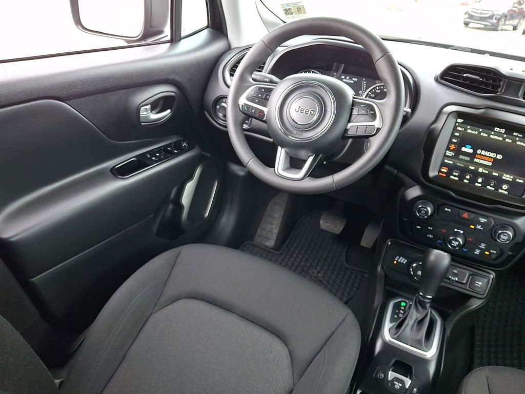 Used 2023 Jeep Renegade Latitude AWD/4WD image 15