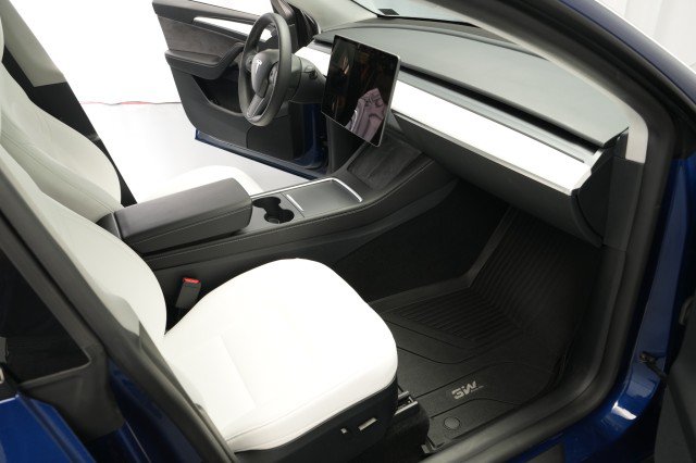 Used 2025 Tesla Model Y Performance AWD/4WD image 41