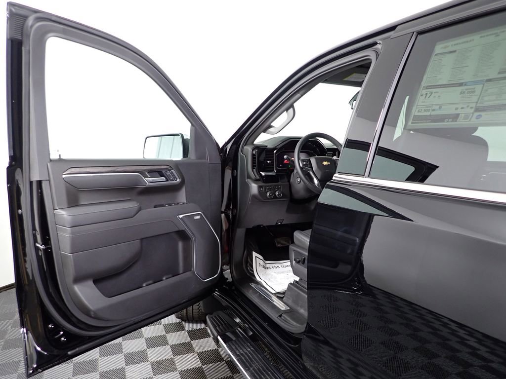 New 2026 Chevrolet Silverado 1500 LTZ AWD/4WD image 19