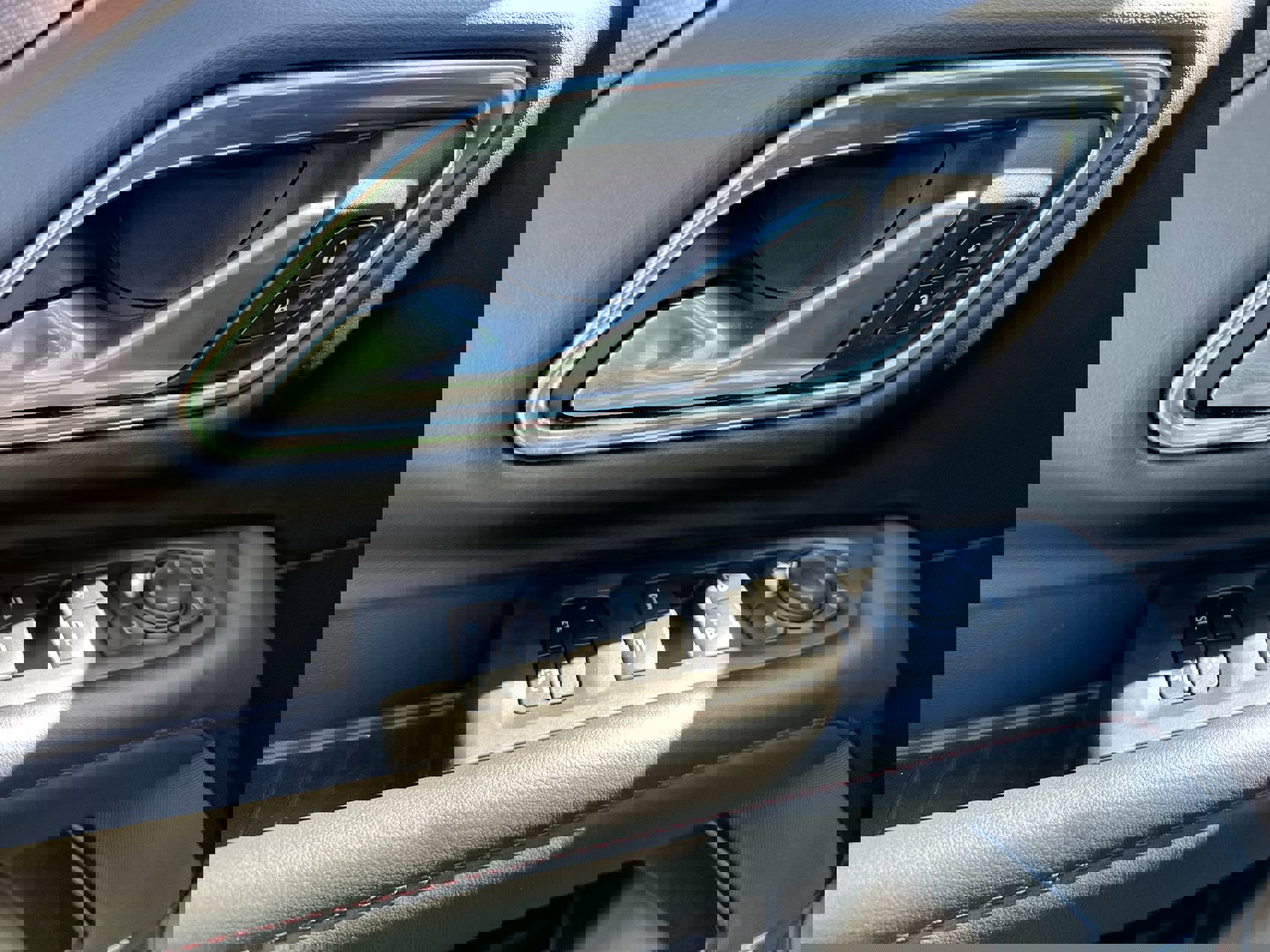 Used 2022 Chevrolet Tahoe RST w/ Sport Performance Package image 13