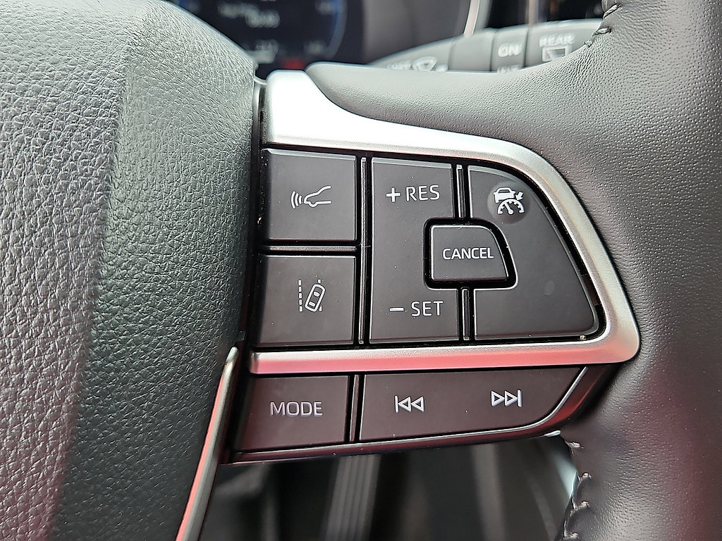 Used 2024 Toyota Highlander Platinum AWD/4WD image 18