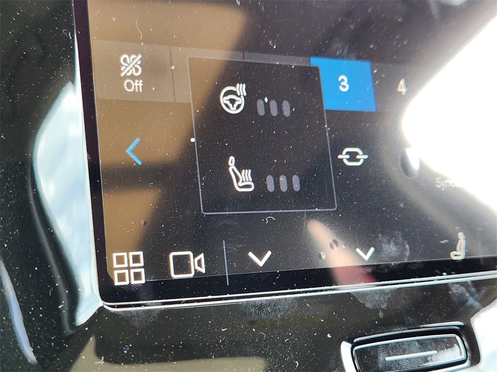 New 2025 Volvo XC40 B5 Ultra w/ Climate Package image 15