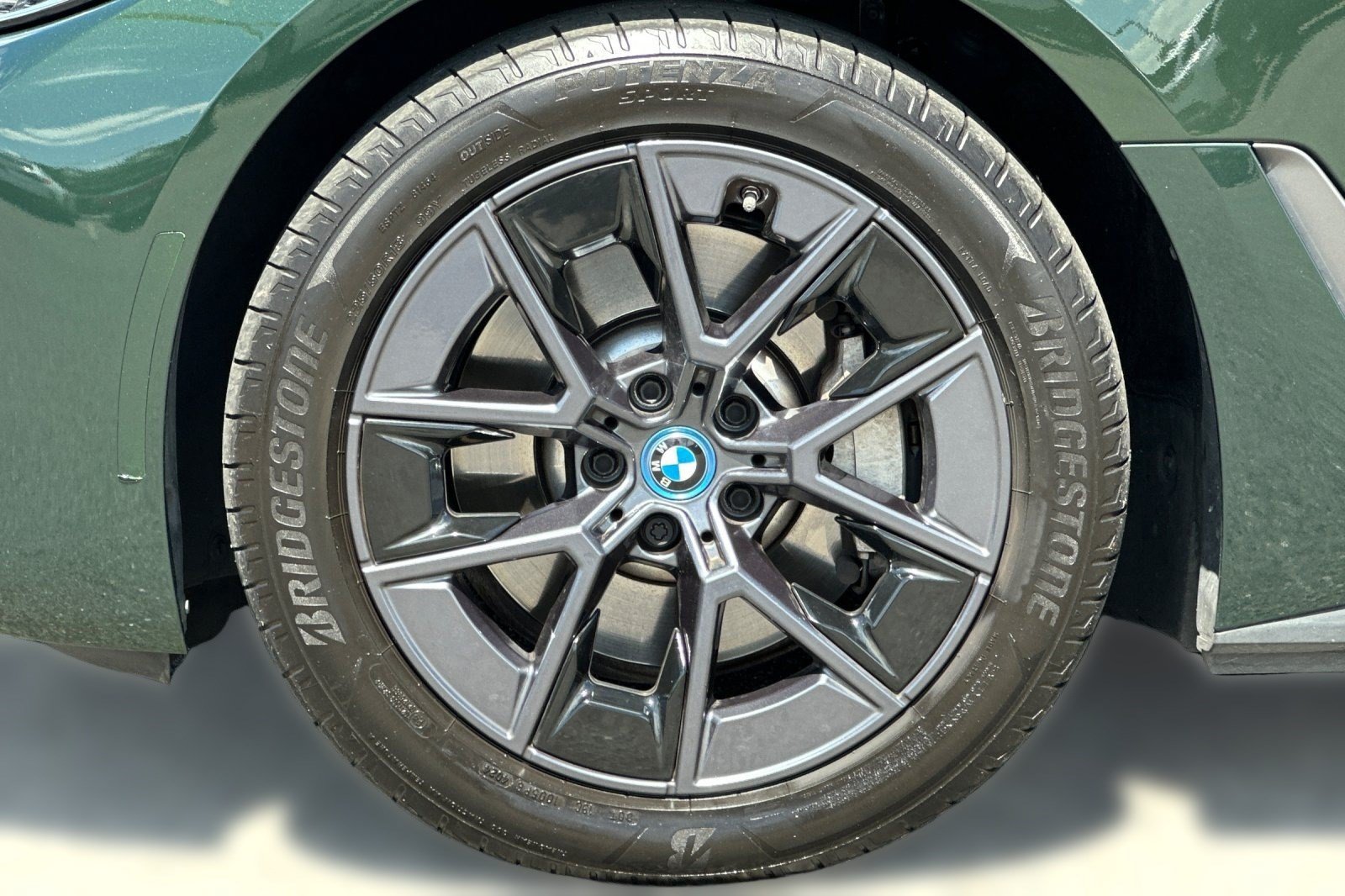 Used 2023 BMW i4 eDrive35 w/ Premium Package RWD image 13