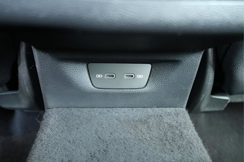 Used 2024 Volkswagen GTI SE w/ SE Leather Seats Package FWD image 19