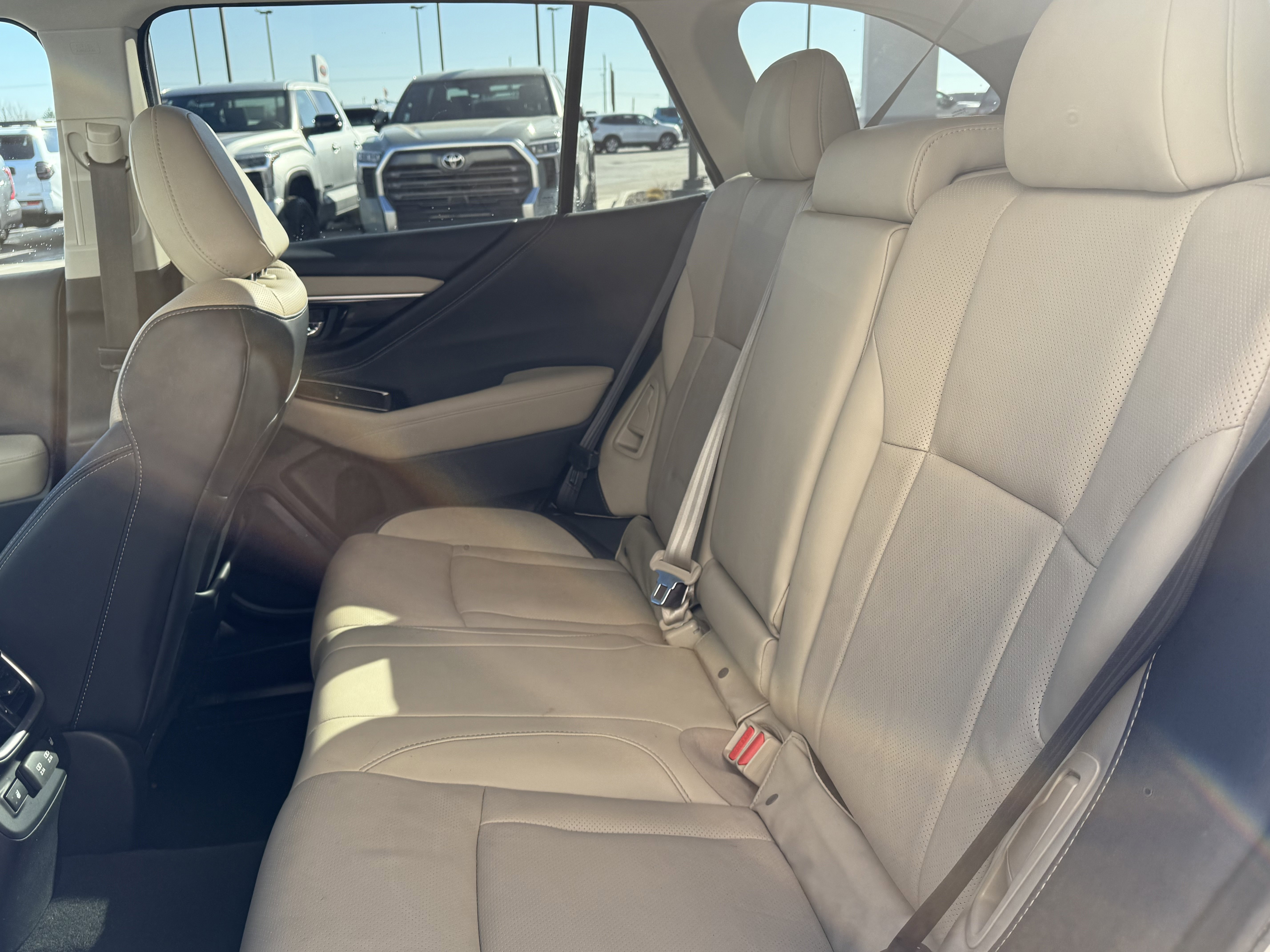 Used 2020 Subaru Outback Limited image 13