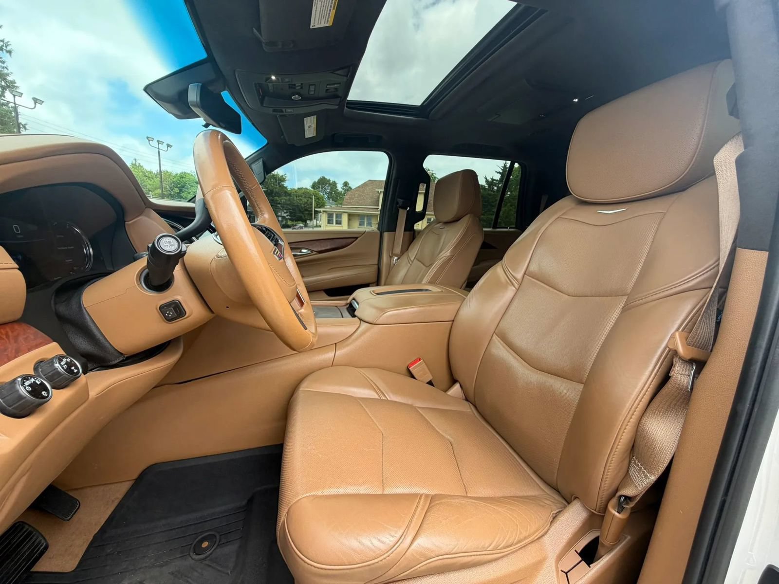 Used 2017 Cadillac Escalade Platinum AWD/4WD image 5