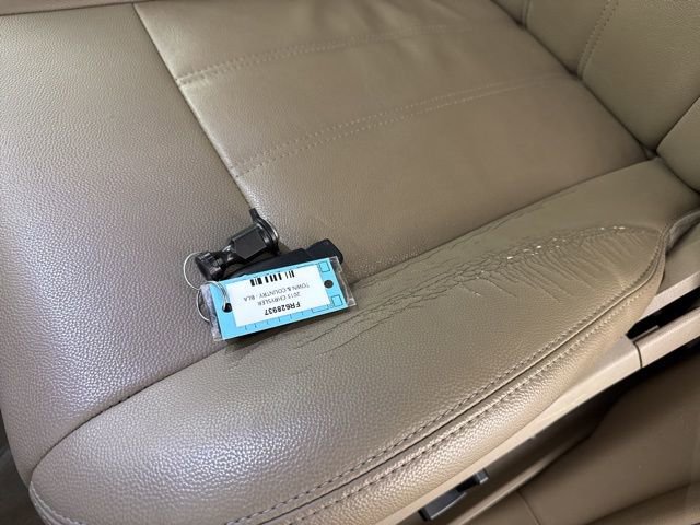 Used 2015 Chrysler Town & Country Touring image 36