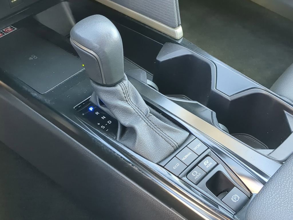Used 2025 Toyota Camry SE image 20