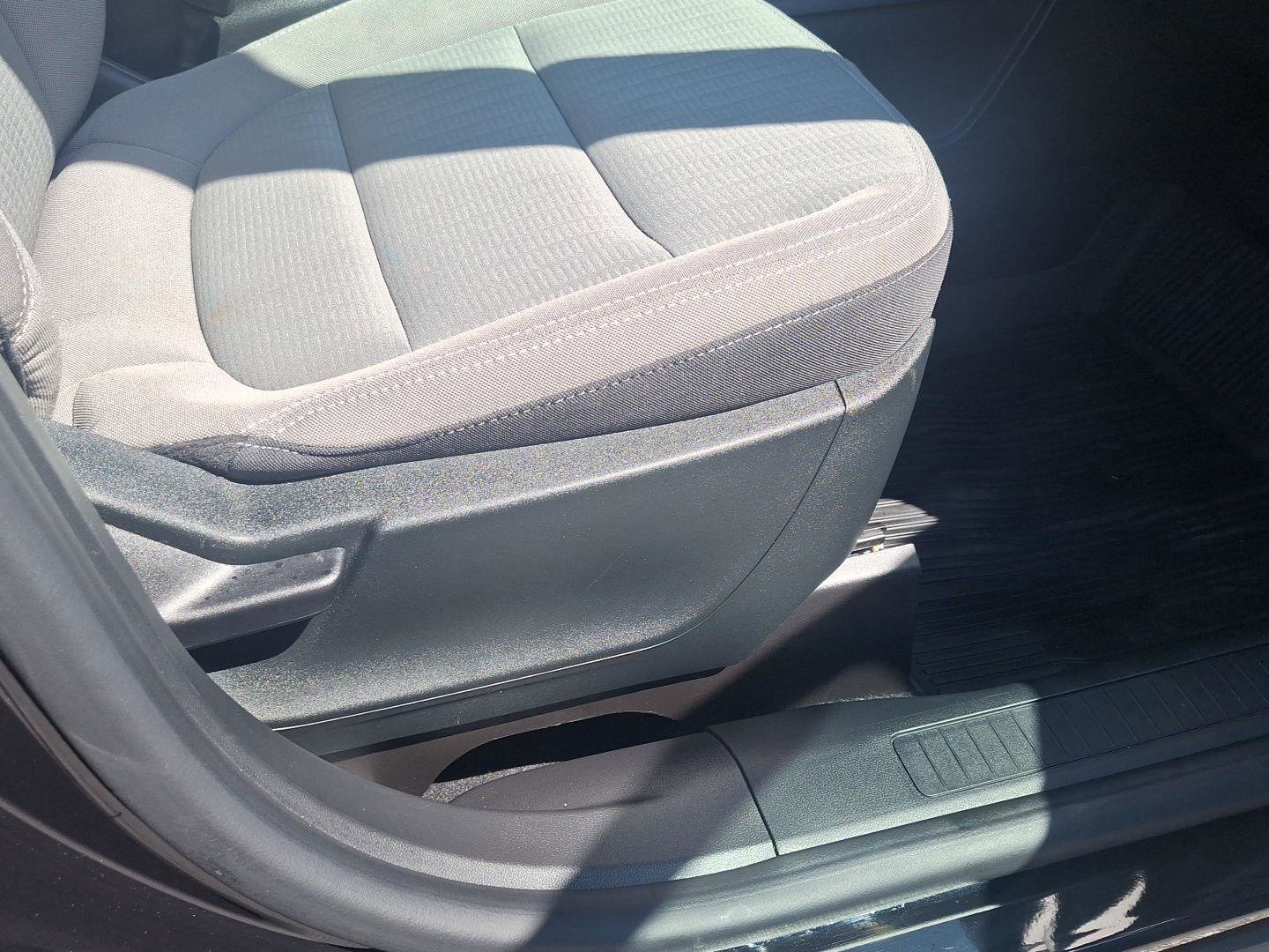 Used 2022 Ford Escape S image 17