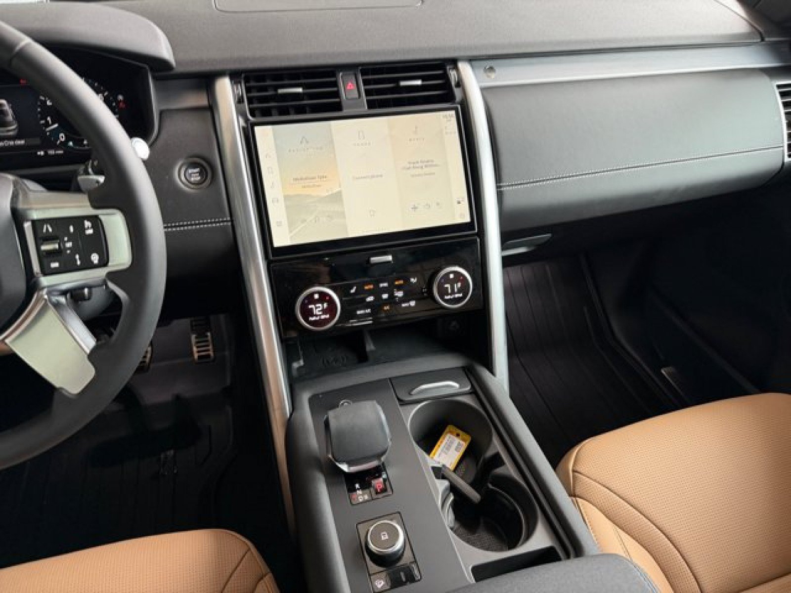 Certified 2025 Land Rover Discovery Dynamic SE AWD/4WD image 14
