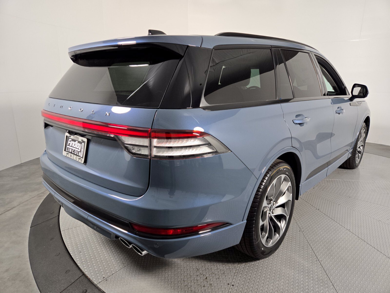New 2026 Lincoln Aviator AWD w/ Jet Appearance Package image 4