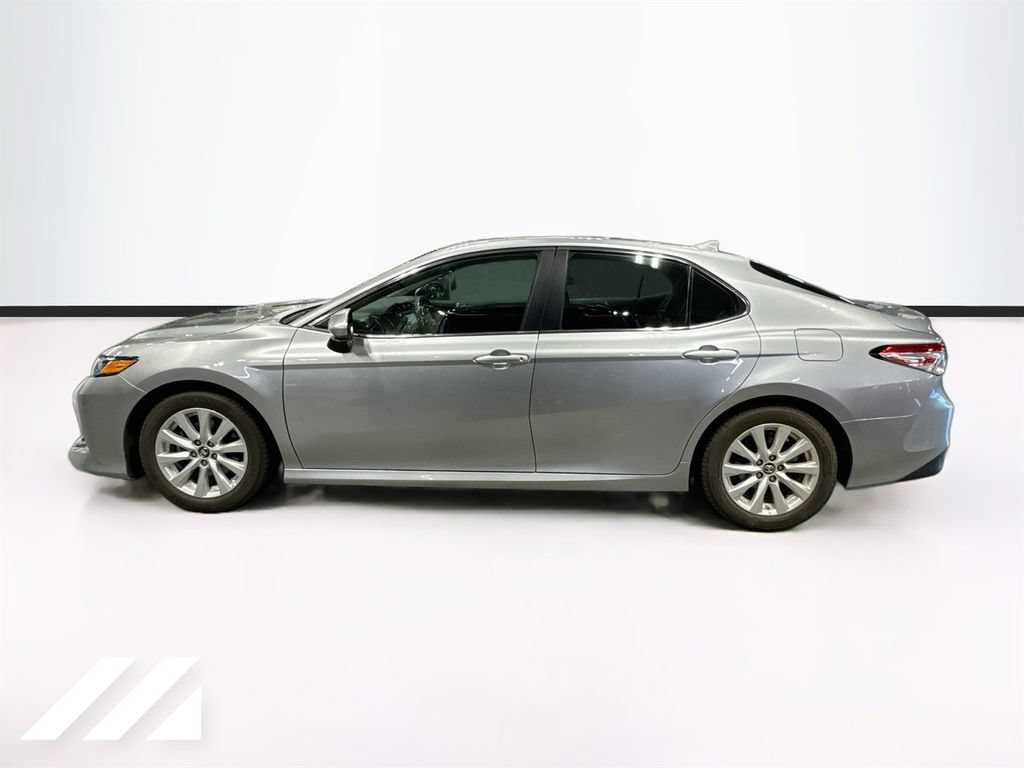 Used 2019 Toyota Camry LE FWD image 8