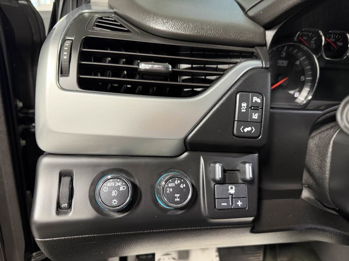 Used 2015 Chevrolet Tahoe LTZ w/ Max Trailering Package image 16