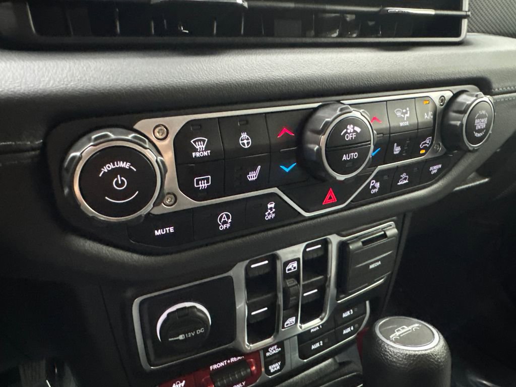 Used 2024 Jeep Gladiator Rubicon w/ Technology Group AWD/4WD image 68