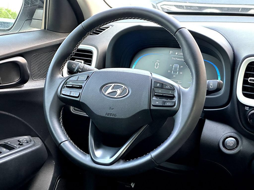 Used 2026 Hyundai Venue SEL FWD image 33