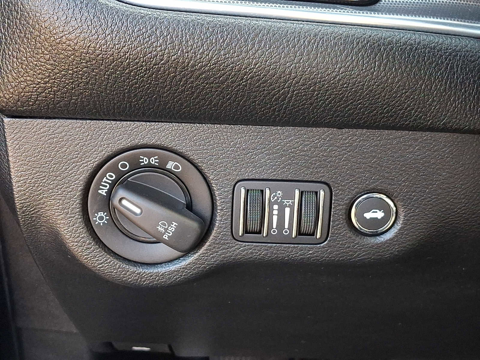 Used 2017 Dodge Challenger GT w/ Driver Convenience Group image 26