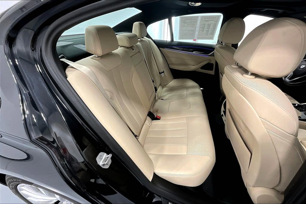 Used 2023 BMW 530i w/ Premium Package image 36