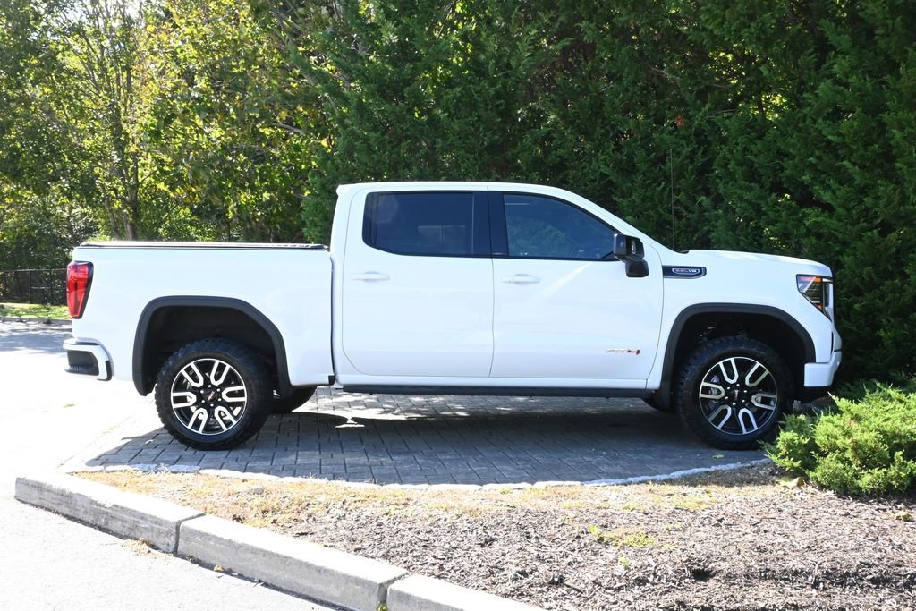 Used 2024 GMC Sierra 1500 AT4 w/ Technology Package image 8