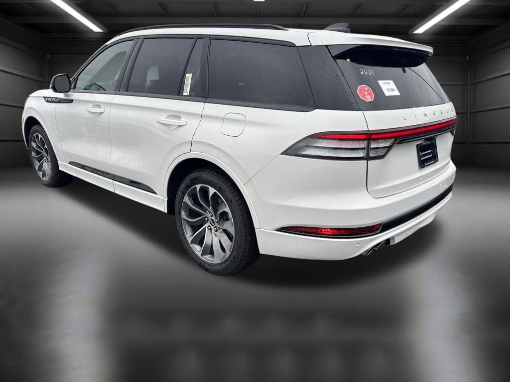 New 2026 Lincoln Aviator AWD image 3