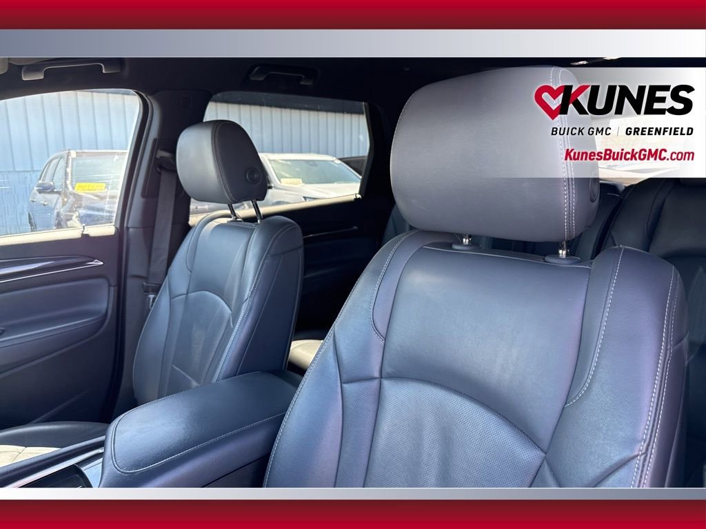 Used 2022 Buick Enclave Premium AWD/4WD image 17