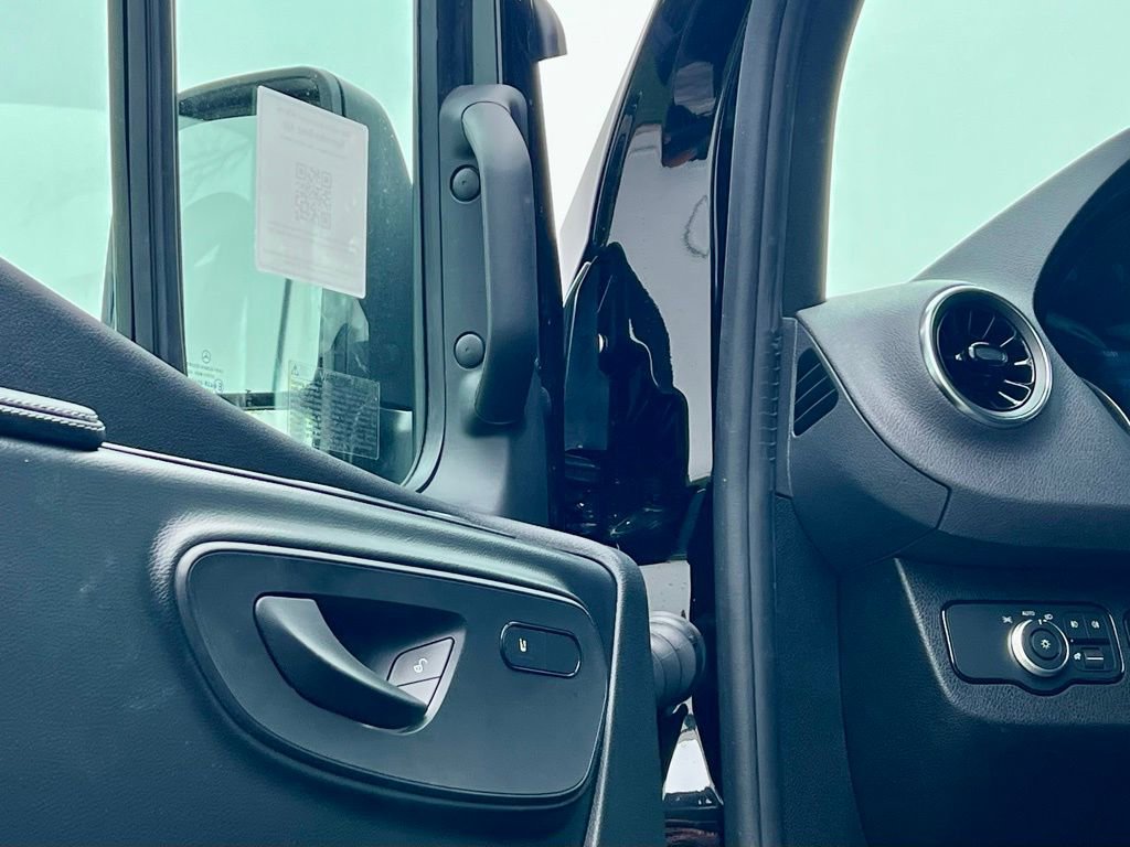 New 2026 Mercedes-Benz Sprinter 2500 image 10