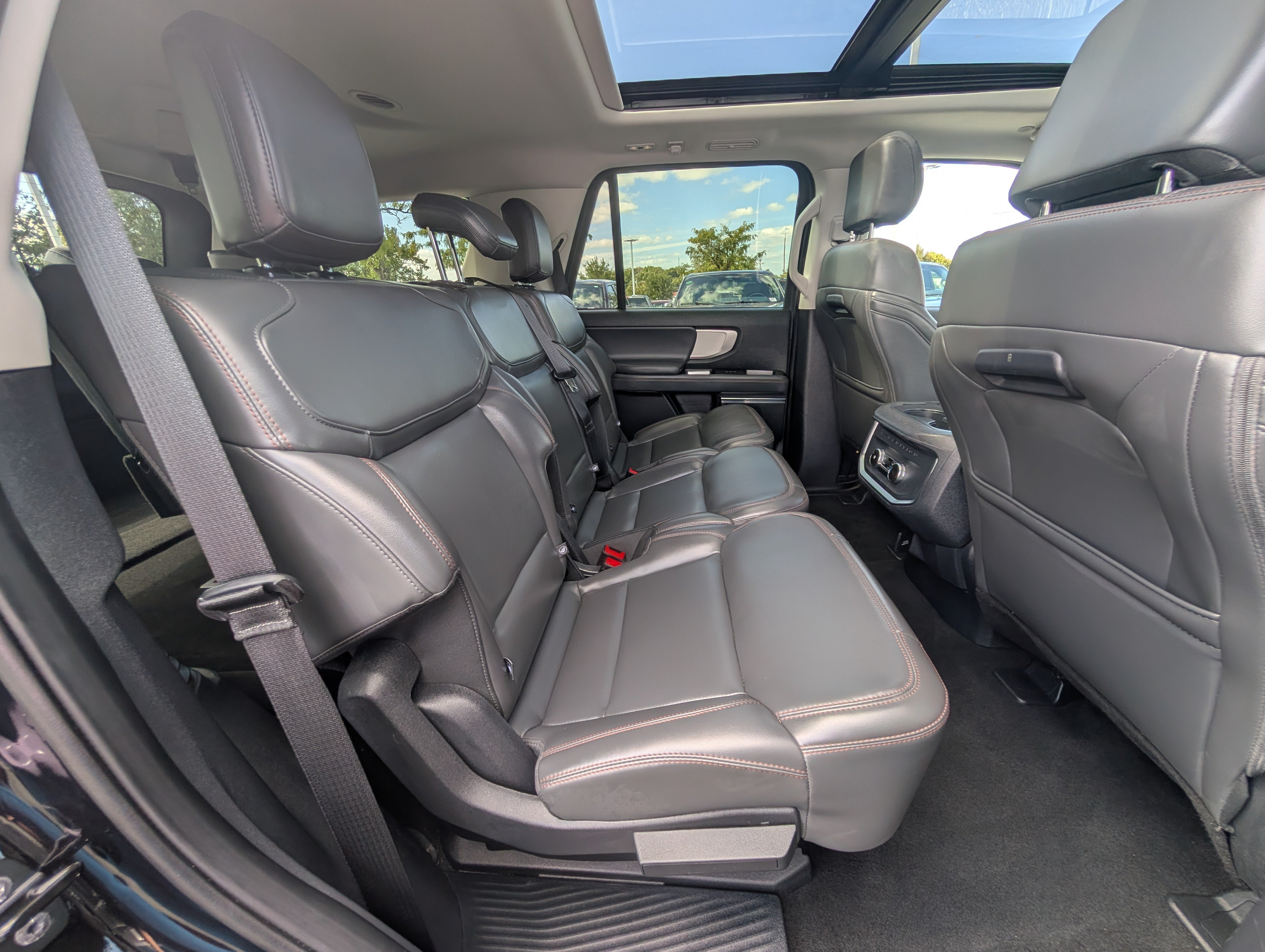 Certified 2025 Ford Expedition Active AWD/4WD image 13