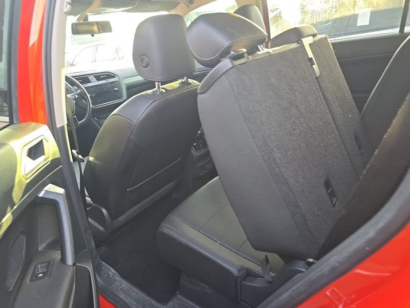 Used 2019 Volkswagen Tiguan SE FWD image 24