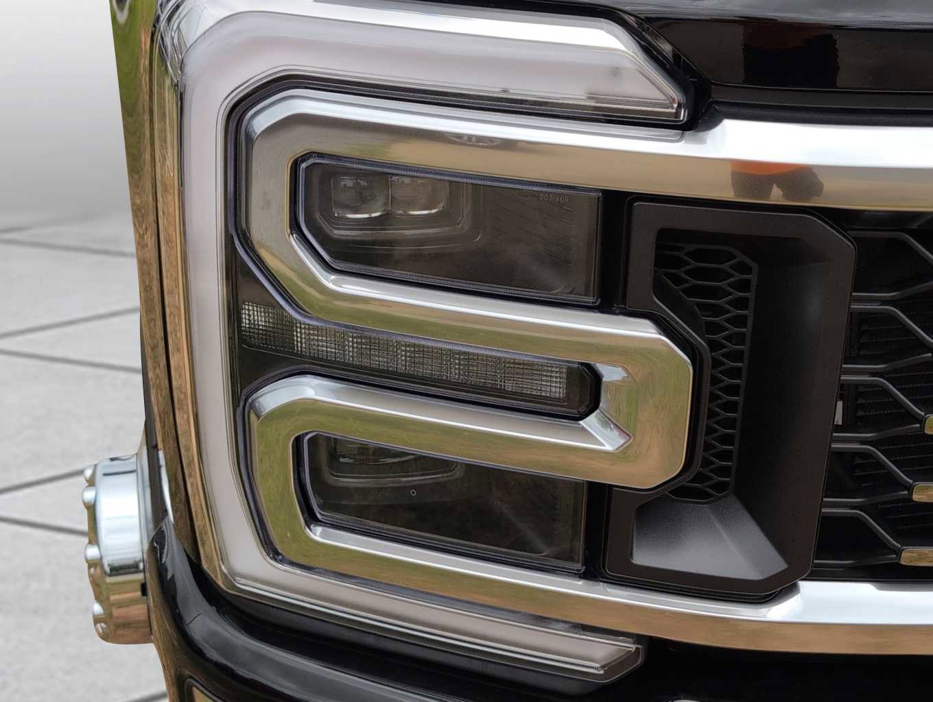 New 2025 Ford F350 Platinum w/ Platinum Plus Package image 3