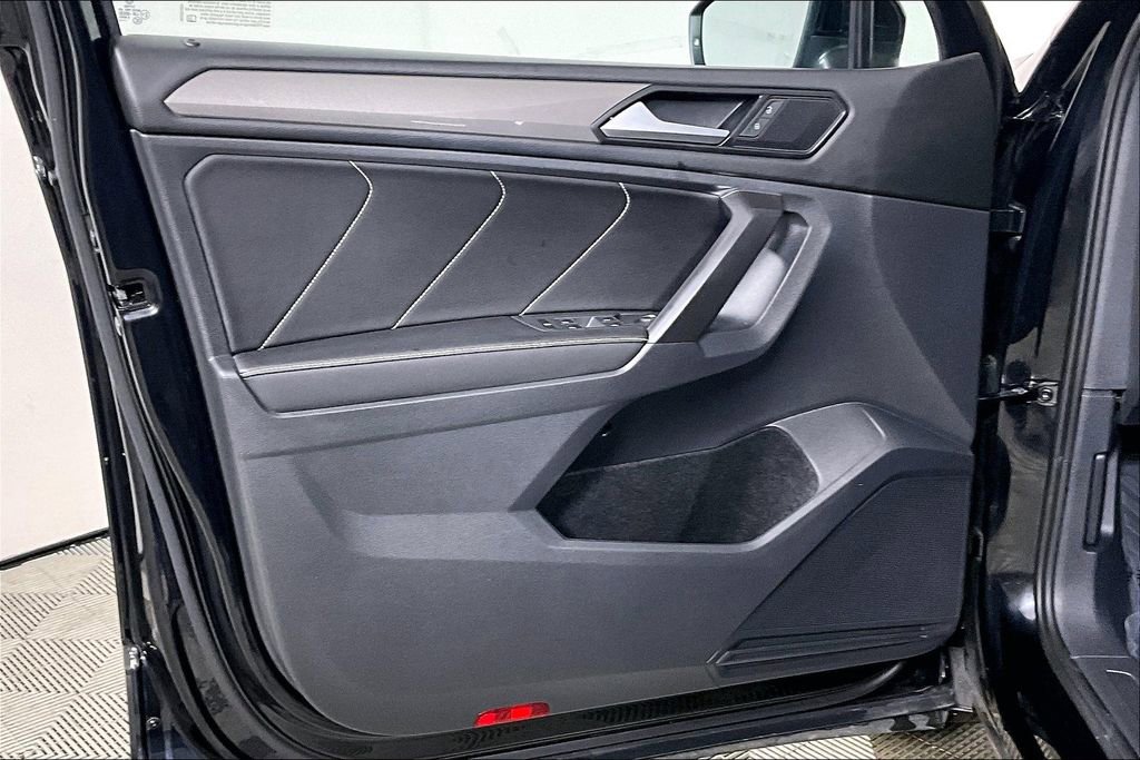 Used 2022 Volkswagen Tiguan SE image 23