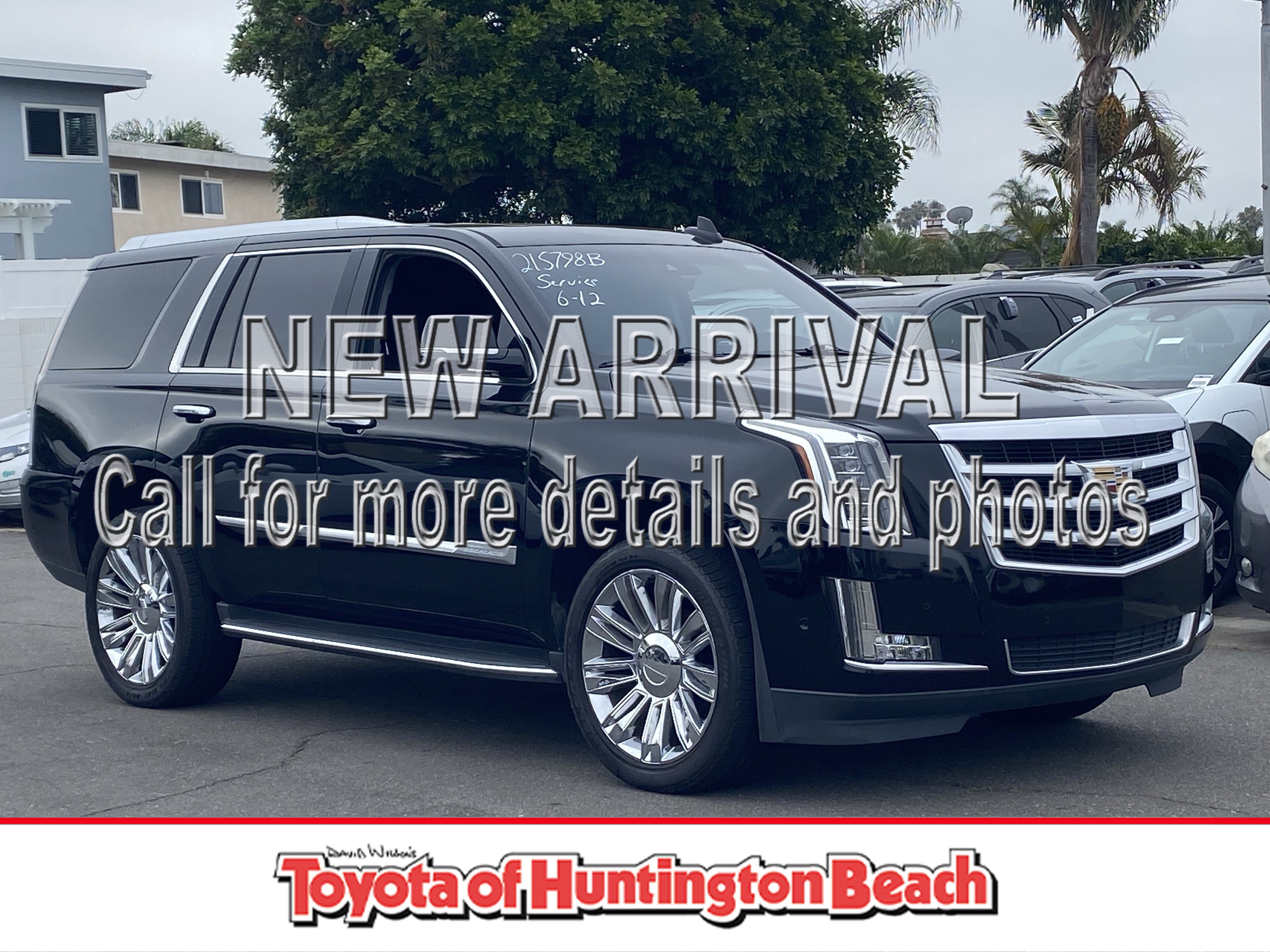 Used 2019 Cadillac Escalade Luxury AWD/4WD image 1