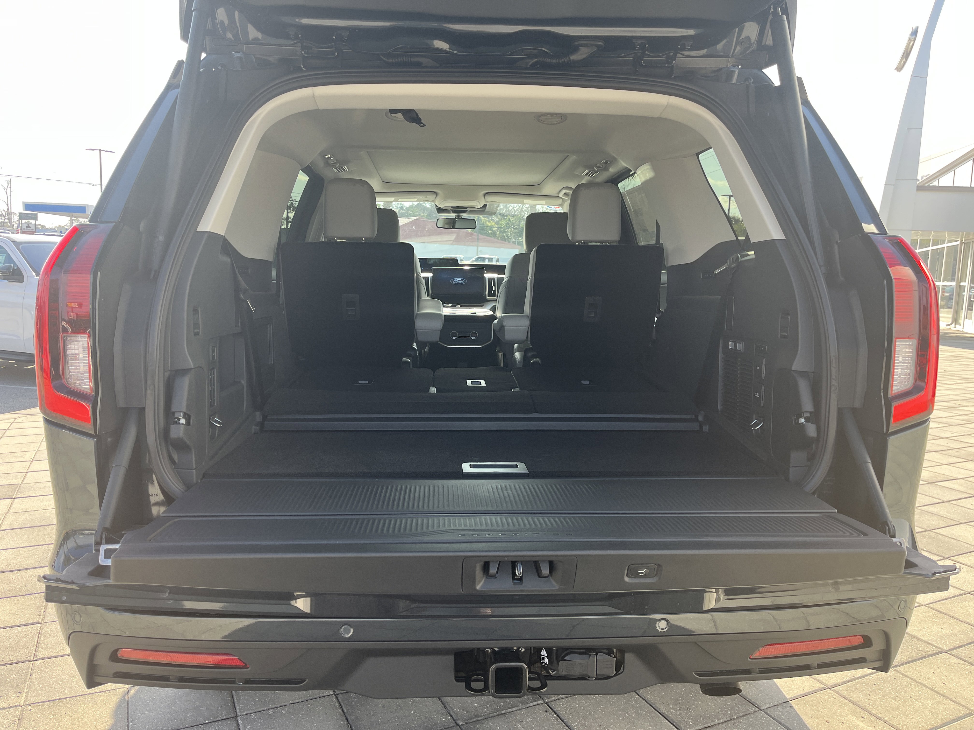 New 2025 Ford Expedition Active image 13