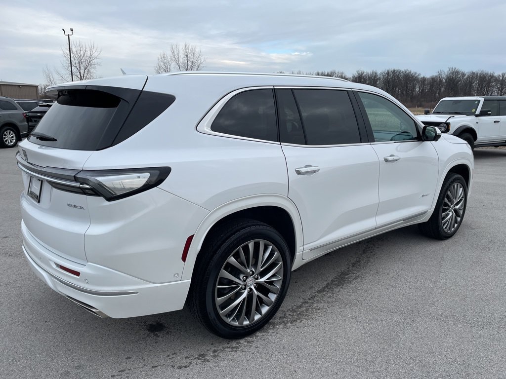 Used 2025 Buick Enclave Avenir w/ Super Cruise Package AWD/4WD image 10