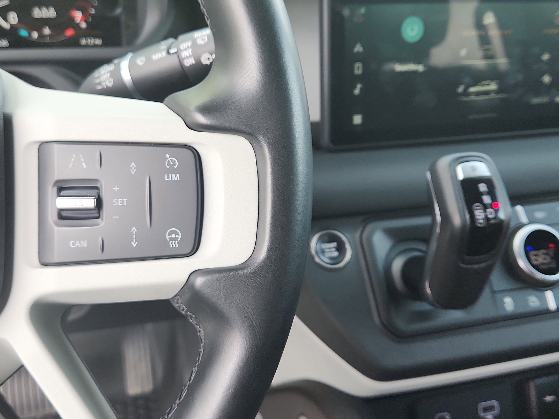 Certified 2024 Land Rover Defender 110 X-Dynamic SE AWD/4WD image 24