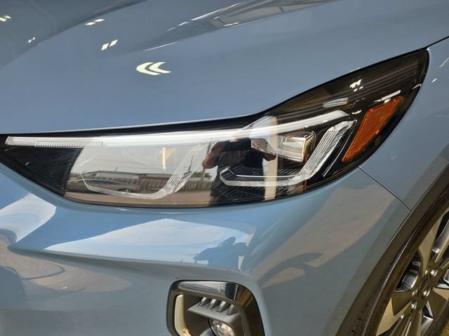 Used 2023 Ford Escape Platinum AWD/4WD image 47